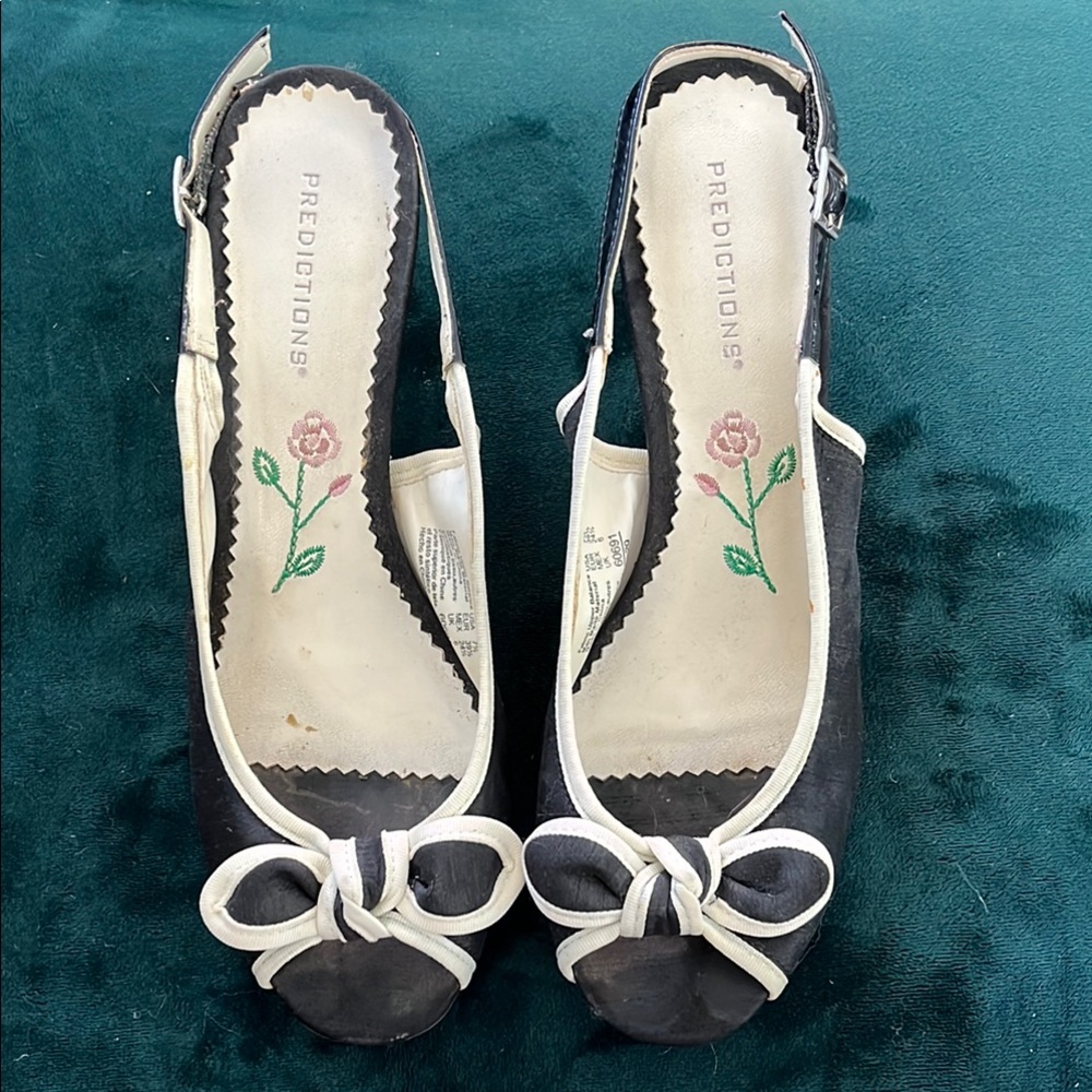 Vintage Predictions Black and White Slingback Heels with Bow Detail Size 7.5